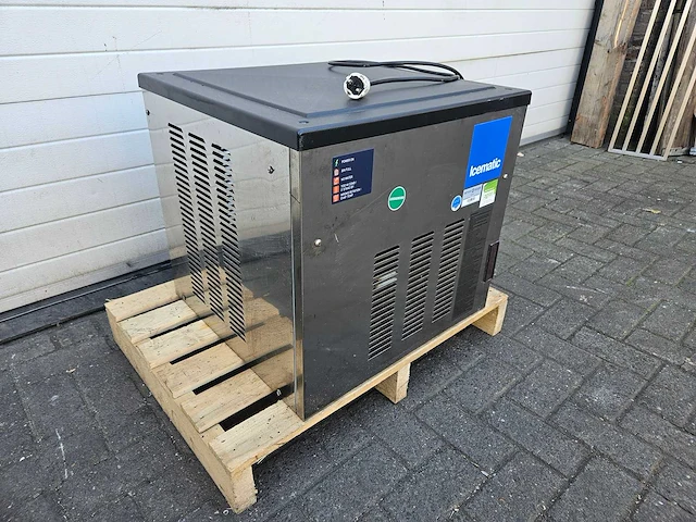 Icematic - f120 - ijsblokjesmachine - afbeelding 2 van  4