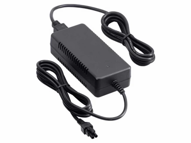 Icom bc-157s voeding - afbeelding 1 van  3