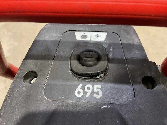 Ics 695 beton kettingzaag - afbeelding 3 van  4