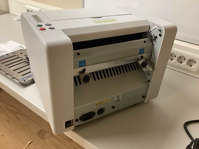 Ideal 8306 vouwmachine - afbeelding 8 van  9