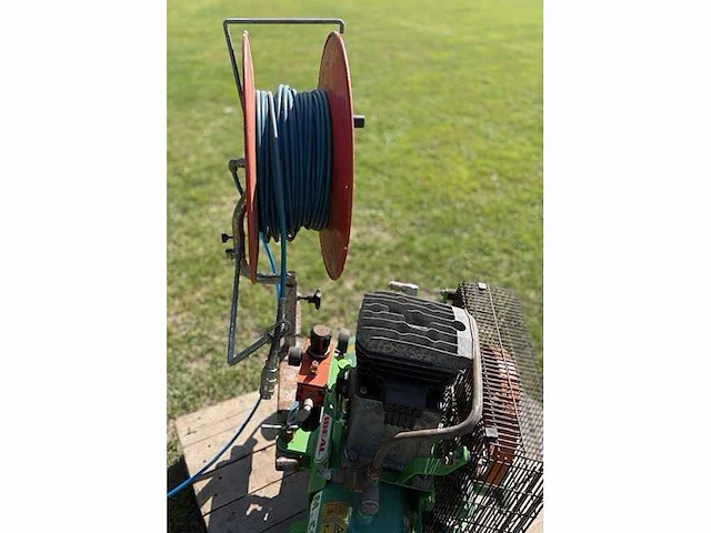 Ideal m.colt compressor voor aanbouw aan ferrari tractor - afbeelding 1 van  3