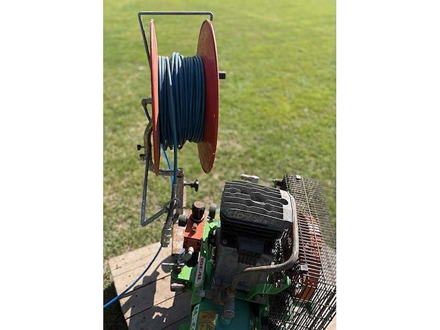 Ideal m.colt compressor voor aanbouw aan ferrari tractor - afbeelding 1 van  3