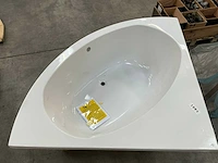 Ideal standaard hotline 2013 corner bathtub hoekbad