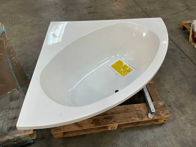 Ideal standaard hotline 2013 corner bathtub hoekbad - afbeelding 8 van  14
