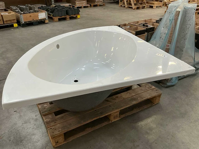 Ideal standaard hotline 2013 corner bathtub hoekbad - afbeelding 9 van  14
