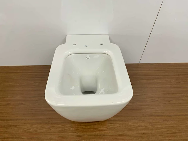 Ideal standard toilet - afbeelding 2 van  5