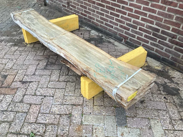 Iepen - 2018 gezaagd 160 x 360 x 2300 mm - schaaldeel (3x) - afbeelding 1 van  6