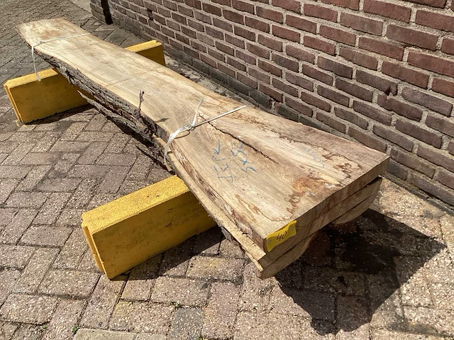 Iepen - 2018 gezaagd 160 x 540 x 2560 mm - schaaldeel (3x) - afbeelding 1 van  6