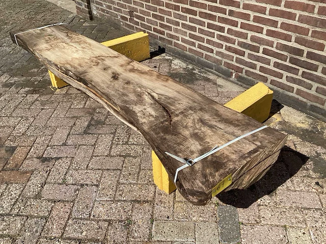 Iepen - 2018 gezaagd 170 x 520 x 2400 mm - schaaldeel (3x) - afbeelding 1 van  6