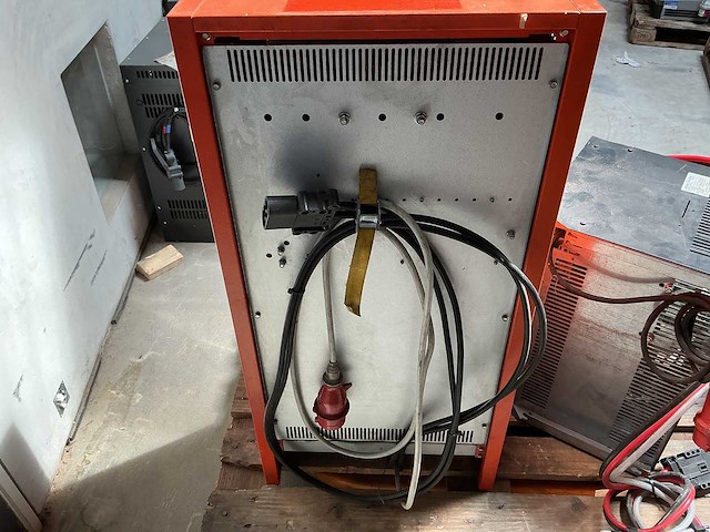 Igb europe - 48v 120a - acculaders - afbeelding 3 van  3