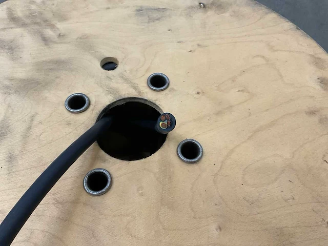 Igus chainflex 4x6.0mm2 haspel aansluitkabel - afbeelding 2 van  2