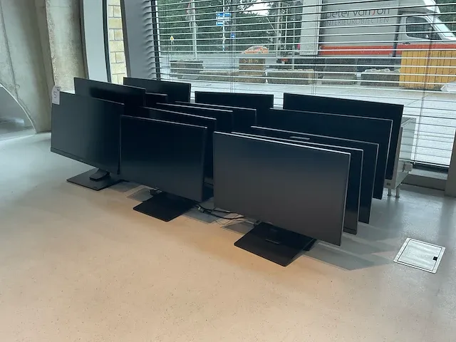 Iiyama monitor (14x) - afbeelding 1 van  9