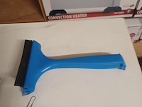 Ijs krabber met trekker aantal 3 stuks. - afbeelding 1 van  5