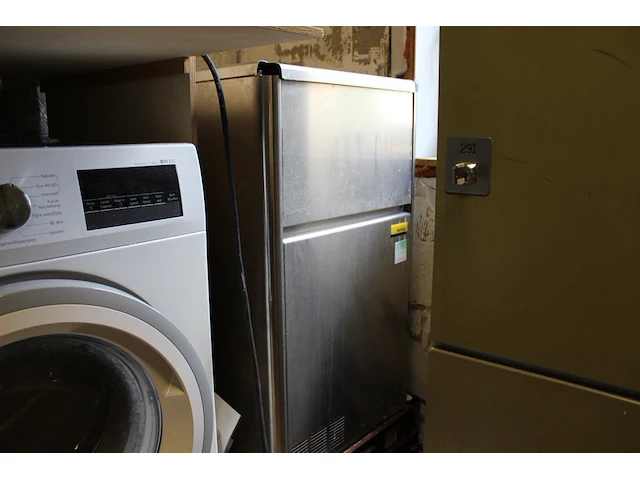 Ijsblokjes machine nordcap. afmeting 50 x 60 x 81 cm. - afbeelding 1 van  3