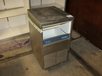 Ijsblokjesmachine simag sd60. afmeting 49 x 59 x 96 cm. - afbeelding 1 van  2