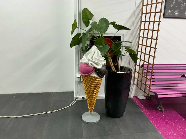 Ijshoorn / plantenbak / deco - afbeelding 1 van  9
