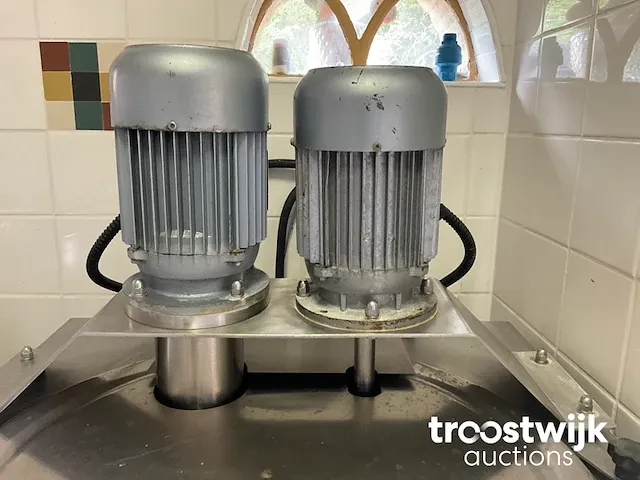 Ijsmeng-/pasteurisatiemachine - afbeelding 13 van  13