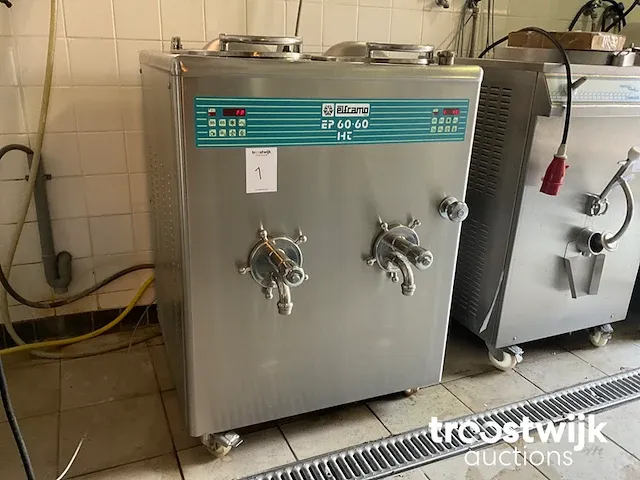 Ijsmeng-/pasteurisatiemachine - afbeelding 1 van  13