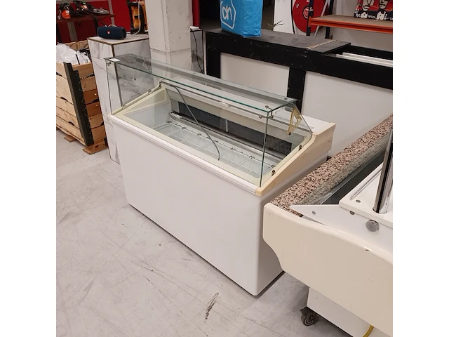 Ijsvitrine - afbeelding 3 van  9
