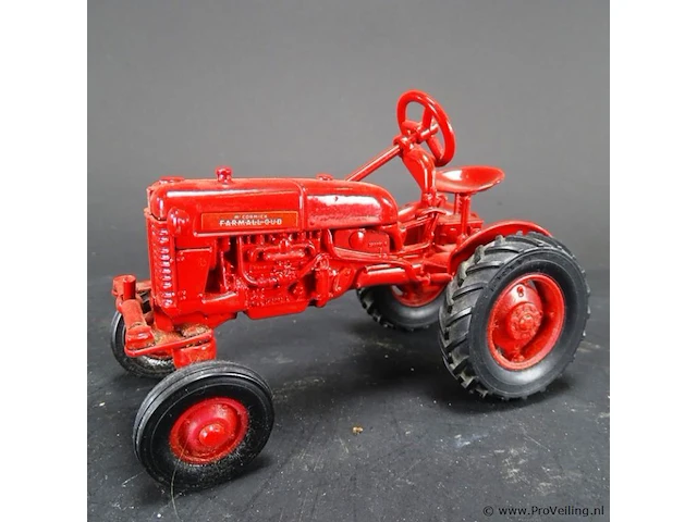 Ijzeren schaalmodel mc cormick farmall club tractor - afbeelding 3 van  5