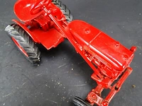 Ijzeren schaalmodel mc cormick farmall club tractor - afbeelding 5 van  5