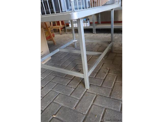 Ijzeren verkoopbak - 85x116x78cm - afbeelding 2 van  3