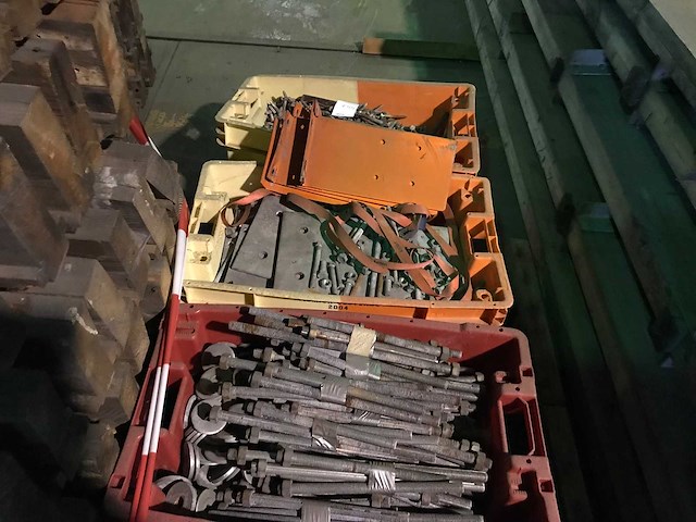 Ijzerwaren, draadeind, kettingen (4x) - afbeelding 2 van  6