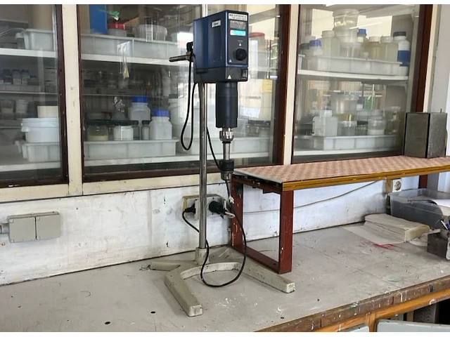 Ika eurostar 20 lab mixer - afbeelding 1 van  5