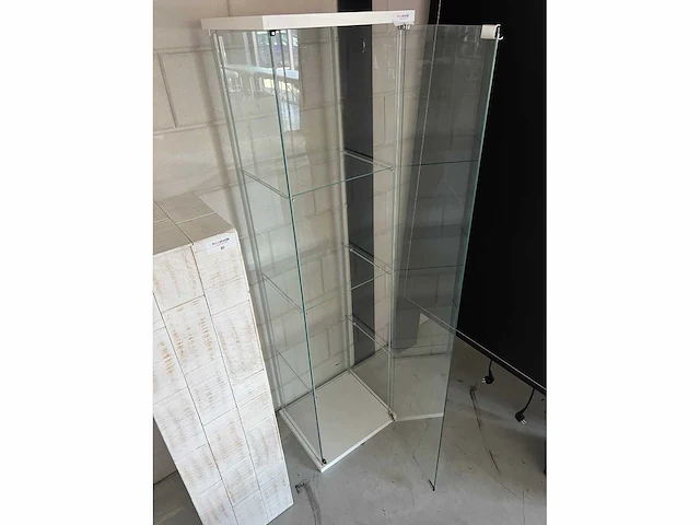 Ikea - detolf - vitrinekast - afbeelding 2 van  2