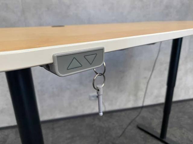 Ikea bekannt - elektrisch zit/sta bureau 160x80 - afbeelding 5 van  12