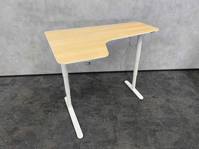 Ikea bekannt - elektrisch zit/sta hoekbureau - afbeelding 1 van  12