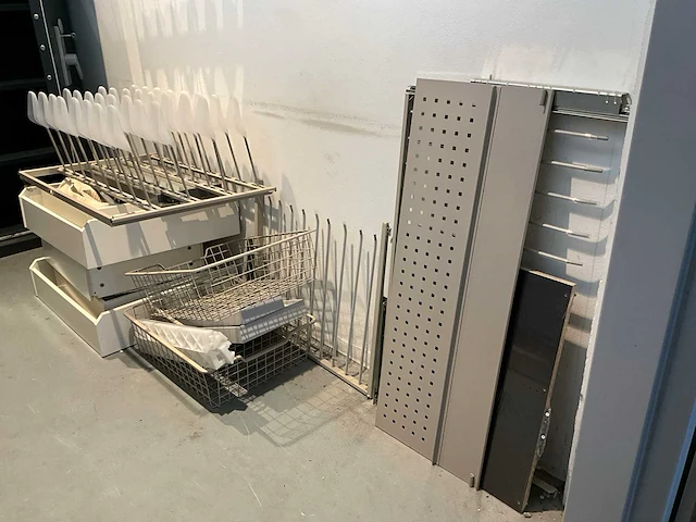 Ikea pax kledinglast interieur - afbeelding 1 van  3
