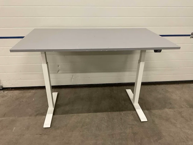 Ikea rodulf elektrisch zit-sta bureau (140x80cm) - afbeelding 1 van  6