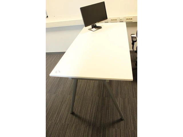 Ikea werktafel afm. 160 x 80 cm - afbeelding 2 van  2