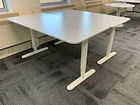 Ikea zit/sta bureautafel (2x) - afbeelding 1 van  5