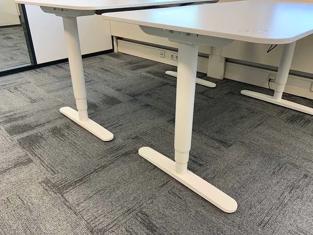 Ikea zit/sta bureautafel (2x) - afbeelding 4 van  5