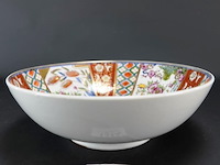 Imari schaal op standring - afbeelding 2 van  5