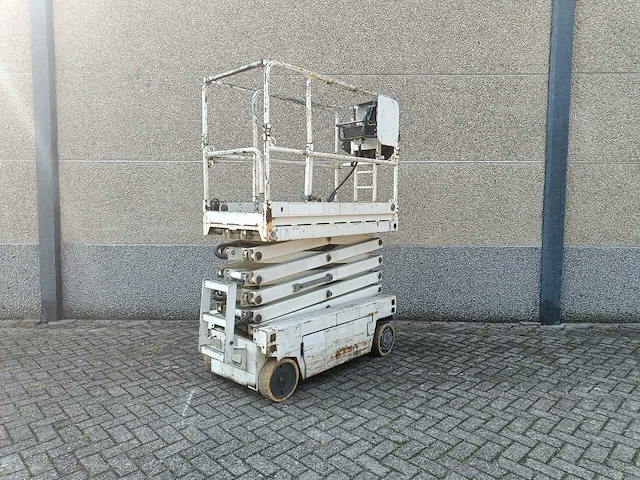 Imer - 2013 - it 7380 - hoogwerker - afbeelding 1 van  16