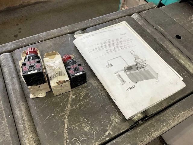 Imet - 2007 - sirio 370 af-e - semi en volautomatische afkortcirkelzaagmachine - afbeelding 8 van  20