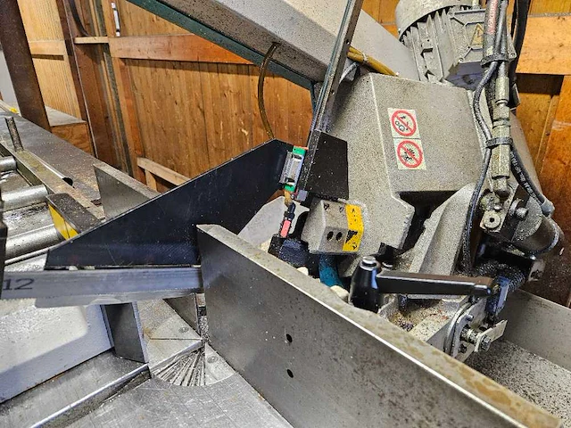 Imet - 2016 - bs 350 shi - cnc-bandzaagmachine - afbeelding 10 van  13