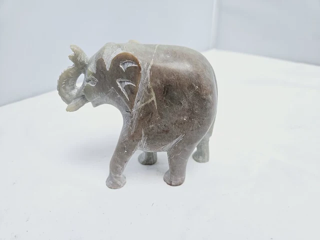 Imperial elephant antieke soapstone sculptuur - afbeelding 2 van  5