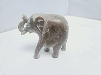 Imperial elephant antieke soapstone sculptuur - afbeelding 2 van  5