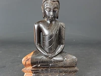 In coromandelhout gesneden boeddha - afbeelding 1 van  5