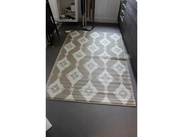 In en outdoor tapijt. afmeting 180 x 120 cm. - afbeelding 2 van  2