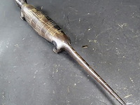 In hardhout gesneden krokodil - afbeelding 3 van  5