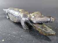 In hardhout gesneden krokodil - afbeelding 4 van  5