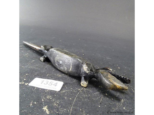 In hardhout gesneden krokodil - afbeelding 5 van  5