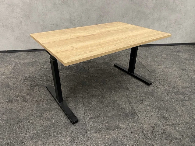 In hoogte instelbaar bureau 120x80 - afbeelding 1 van  9