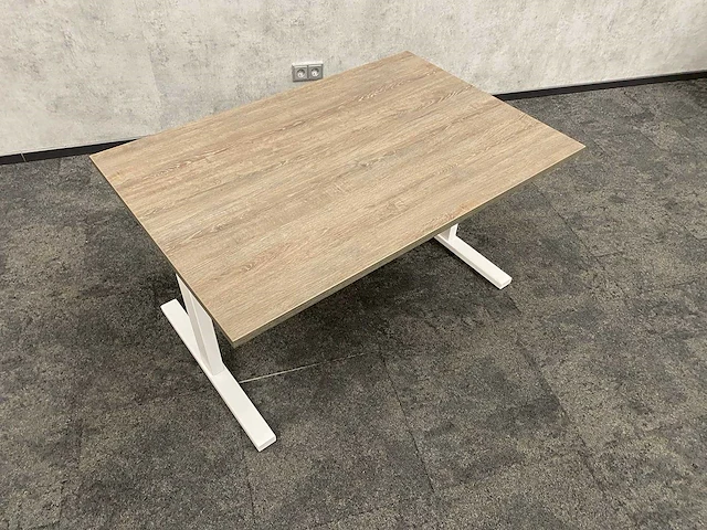 In hoogte instelbaar bureau 120x80 - afbeelding 2 van  9