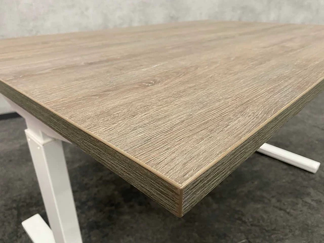 In hoogte instelbaar bureau 120x80 - afbeelding 9 van  9
